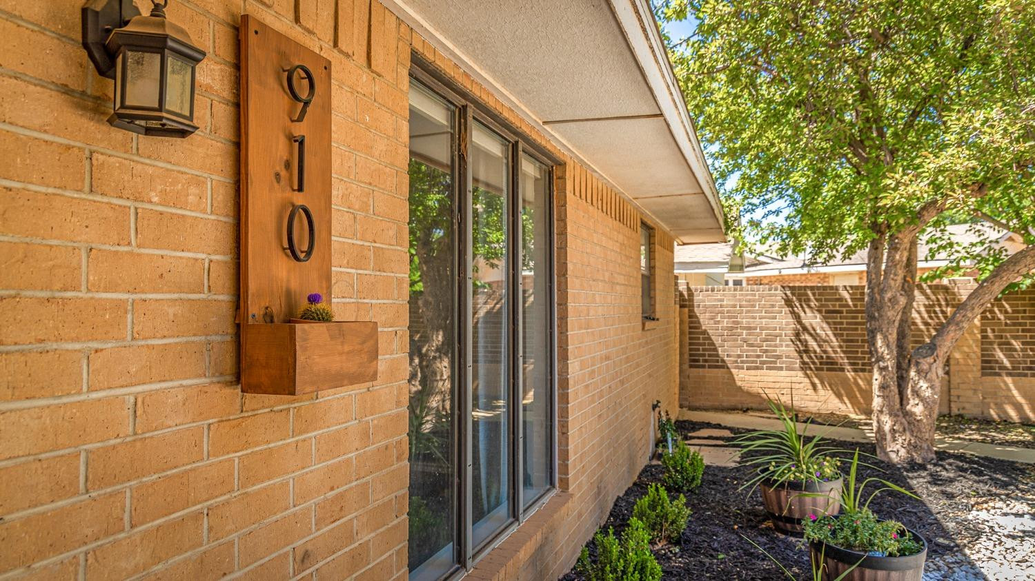910 Southwest 10th Street Seminole, TX 79360 - Photo 1 of 40 Photo 1