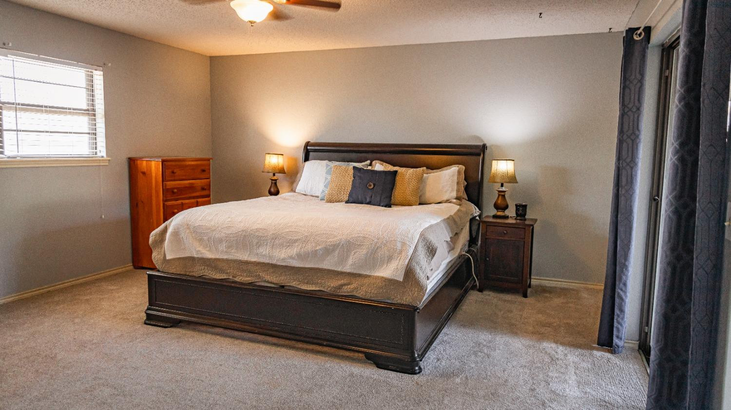 910 Southwest 10th Street Seminole, TX 79360 - Photo 14 of 40 Master bedroom