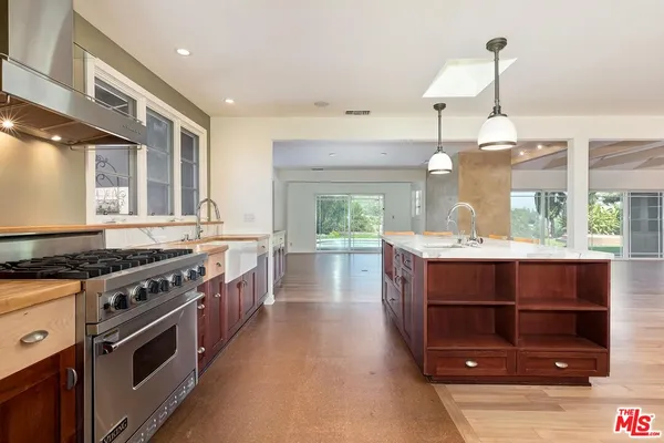 $12,500 | 2670 Carmar Drive, Los Angeles, CA 90046