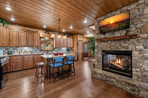 $1,395,000 | 406 Hope Drive, Blue Ridge, GA 30513