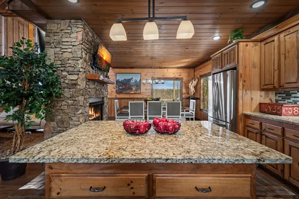 $1,395,000 | 406 Hope Drive, Blue Ridge, GA 30513