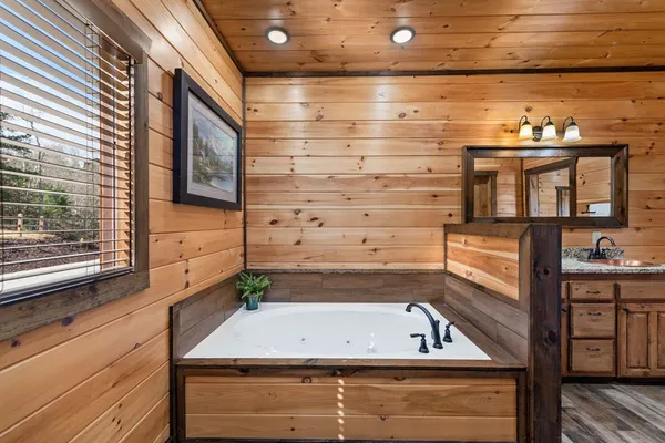 $1,395,000 | 406 Hope Drive, Blue Ridge, GA 30513