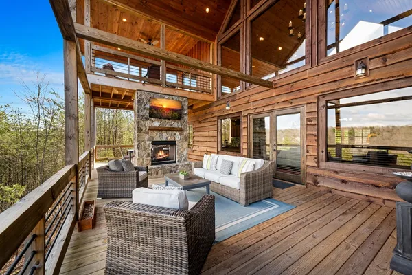$1,395,000 | 406 Hope Drive, Blue Ridge, GA 30513