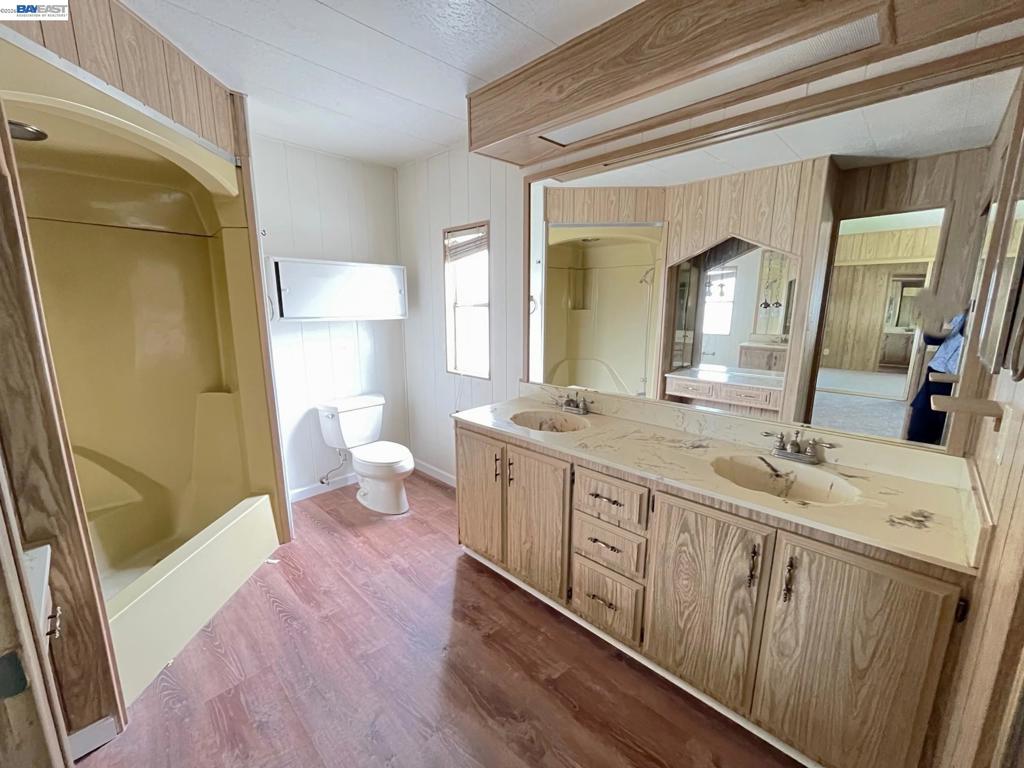 4141 Deep Creek Road Fremont, CA 94555 - Photo 13 of 22 Primary Bath