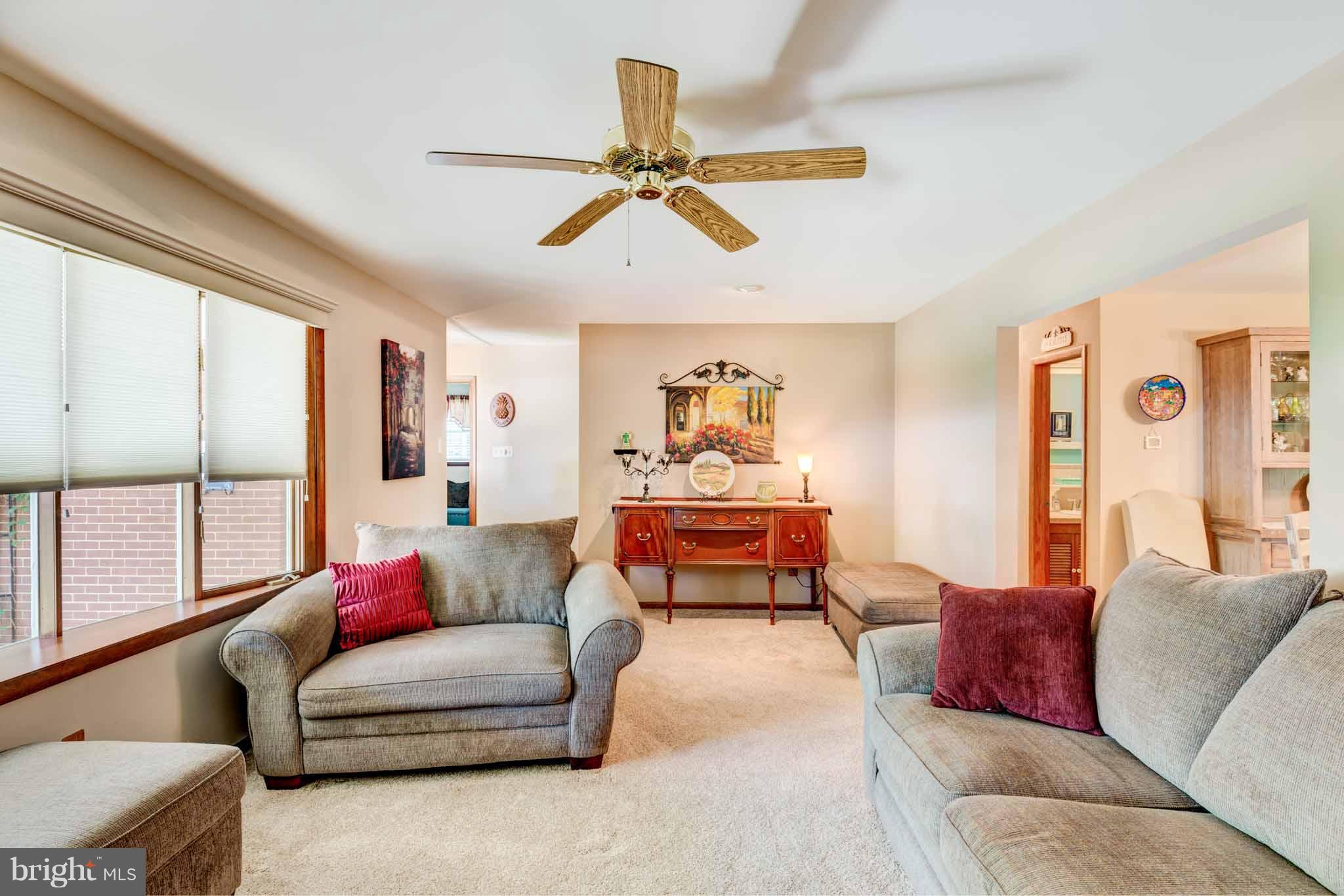 8456 Kenton Road Pasadena, MD 21122 - Photo 5 of 30 Living Room