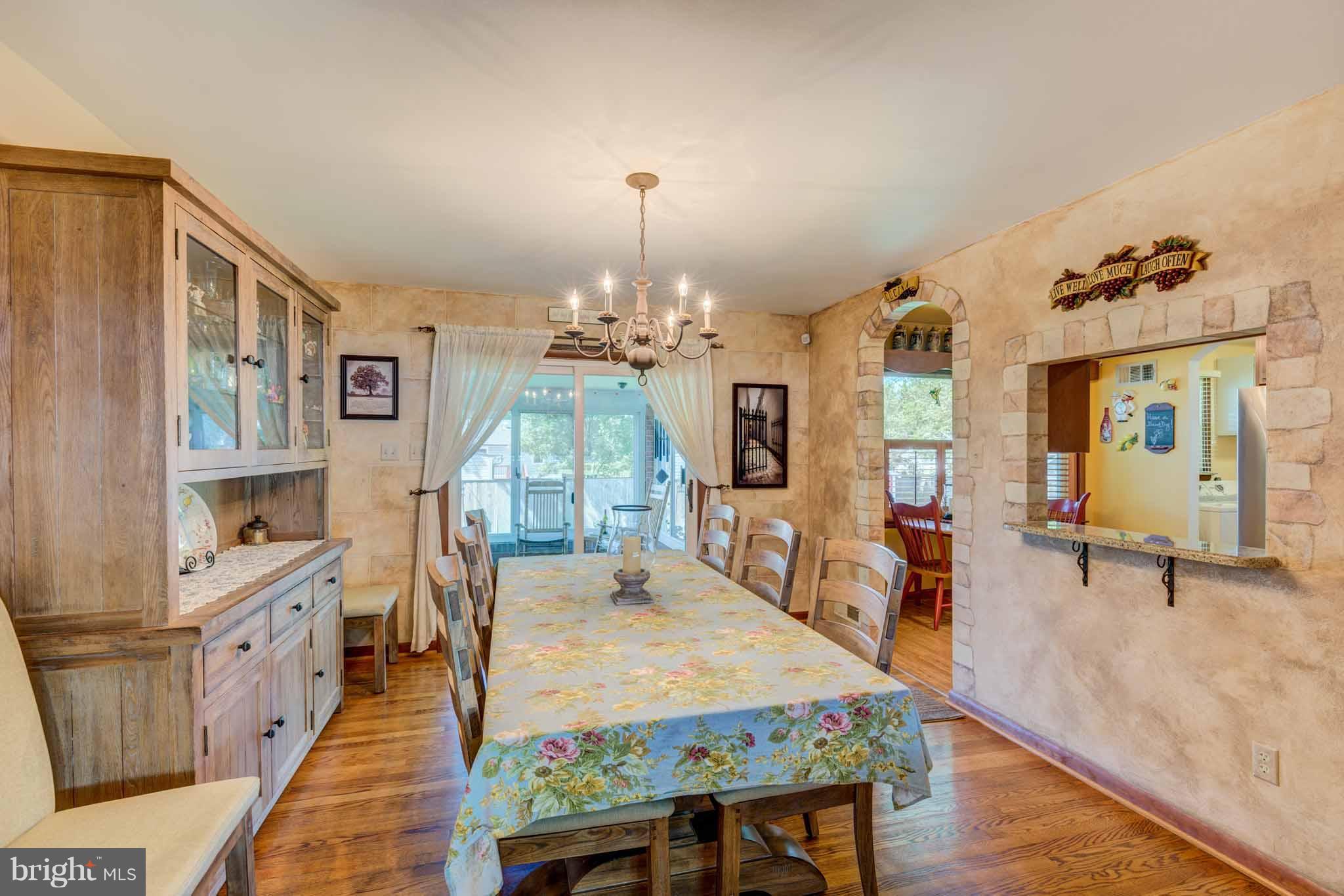 8456 Kenton Road Pasadena, MD 21122 - Photo 7 of 30 Breakfast Bar or Kitchen pass through
