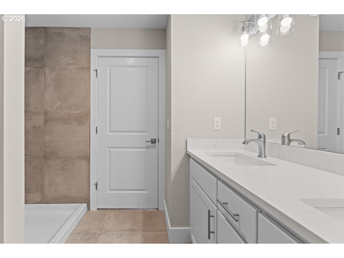 9818 Southwest 34th Place Portland, OR 97219 - Photo 17 of 31 Gallery Image 17