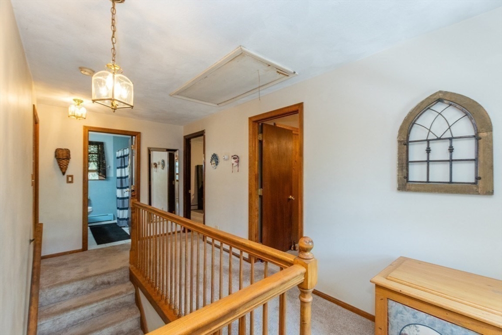 12 Ridgeway Avenue Billerica, MA 01821 - Photo 20 of 39 Gallery Image 20
