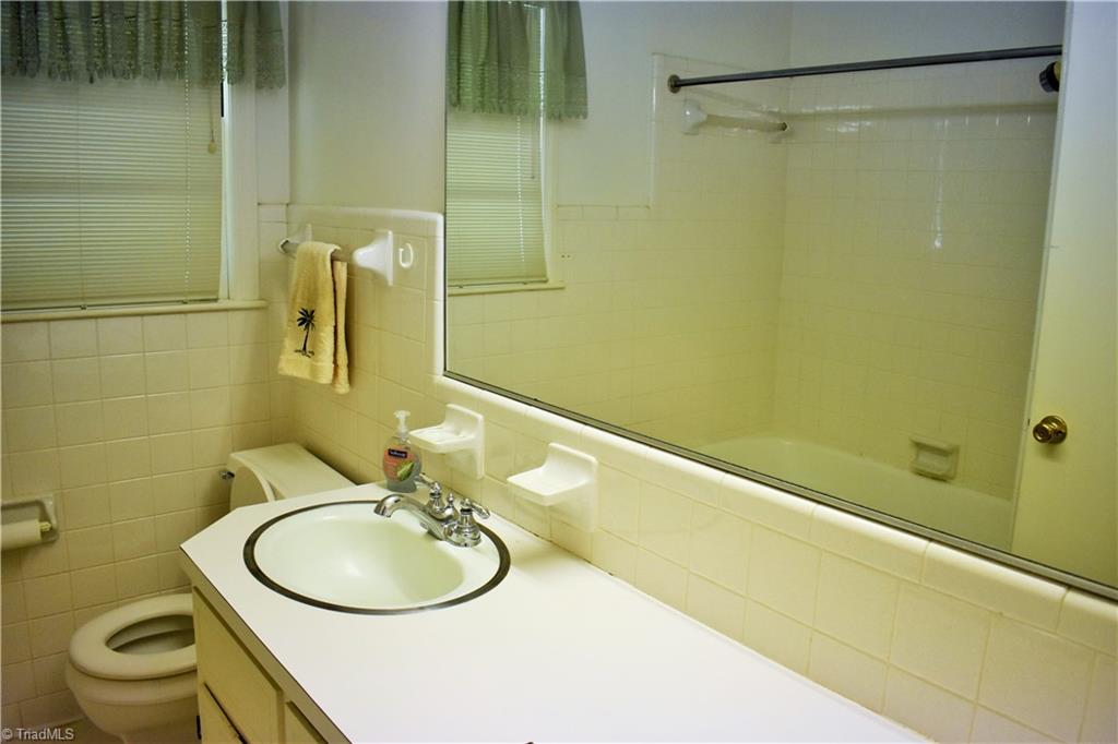 410 Rockspring Road High Point, NC 27262 - Photo 18 of 30 Gallery Image 18