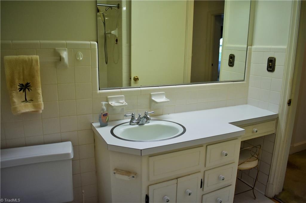 410 Rockspring Road High Point, NC 27262 - Photo 19 of 30 Gallery Image 19