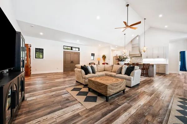 $985,000 | 123 Oxbow Lane, Conway, NH 03818