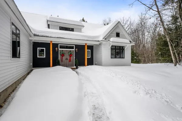 $985,000 | 123 Oxbow Lane, Conway, NH 03818