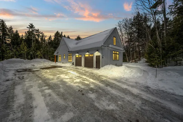 $985,000 | 123 Oxbow Lane, Conway, NH 03818