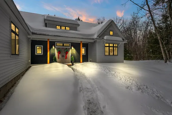 $985,000 | 123 Oxbow Lane, Conway, NH 03818