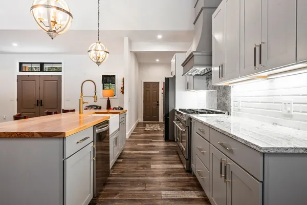 $985,000 | 123 Oxbow Lane, Conway, NH 03818