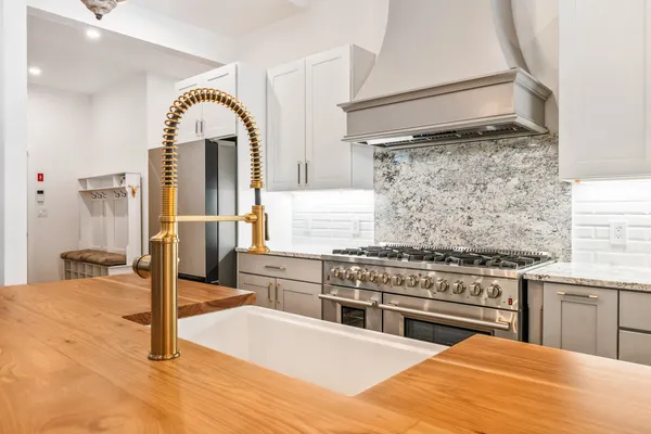 $985,000 | 123 Oxbow Lane, Conway, NH 03818