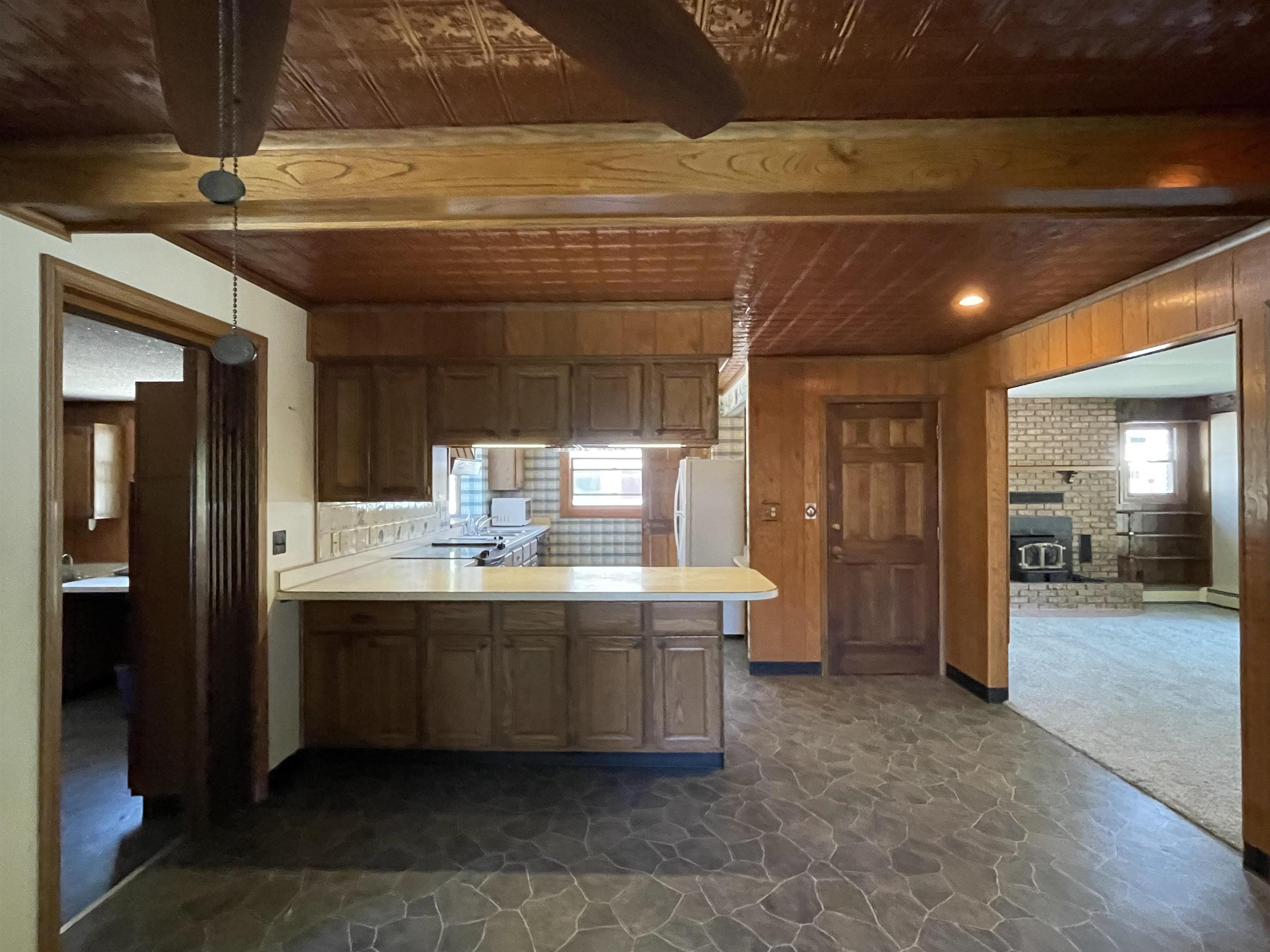 218 John R Boulevard Clare, MI 48617 - Photo 10 of 64 1901361-9.JPG