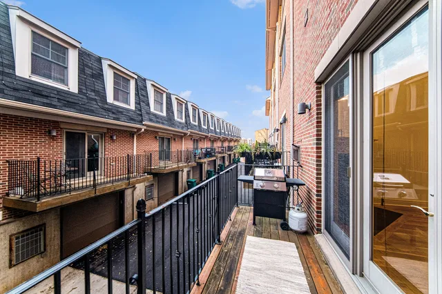 $995,000 | 140 Ashley Mews Drive, Ann Arbor, MI 48104