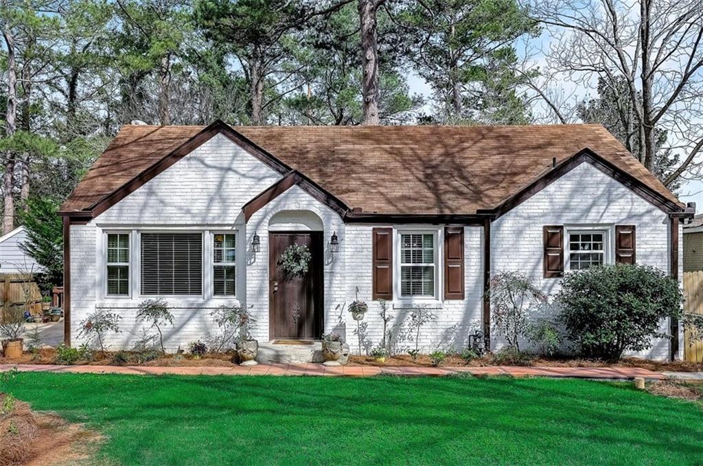 688 Quillian Avenue Decatur, GA 30032 - Photo 1 of 1 a front view of house with yard and green space