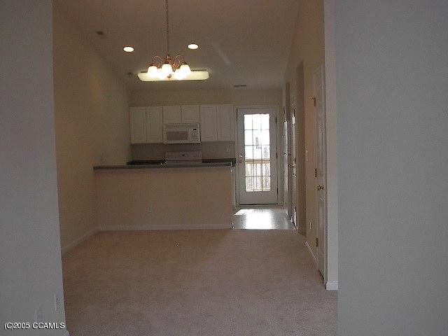 4513 Country Club Road, Unit B202 Morehead City, NC 28557 - Photo 4 of 10 dining room
