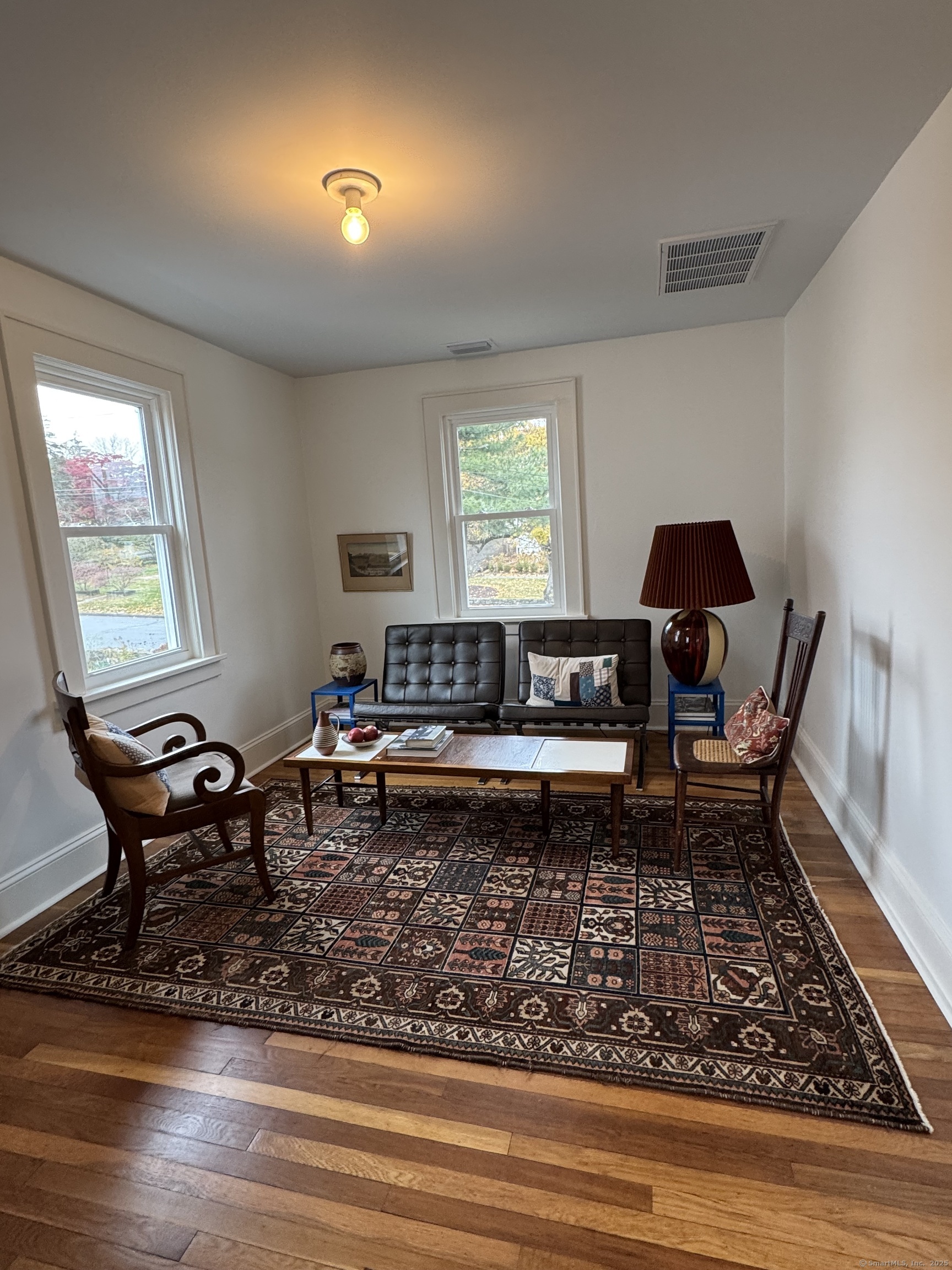 43 Hoyt Street New Canaan, CT 06840 - Photo 3 of 9