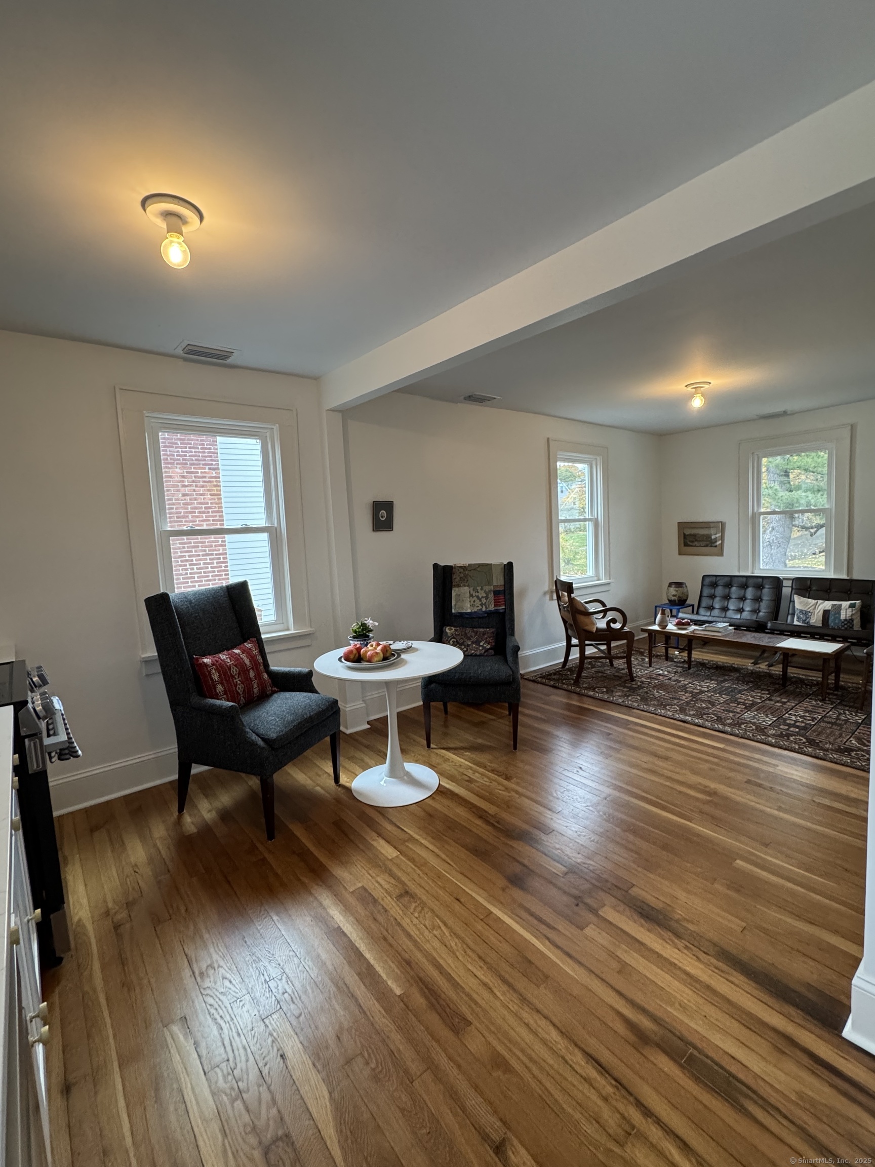 43 Hoyt Street New Canaan, CT 06840 - Photo 4 of 9