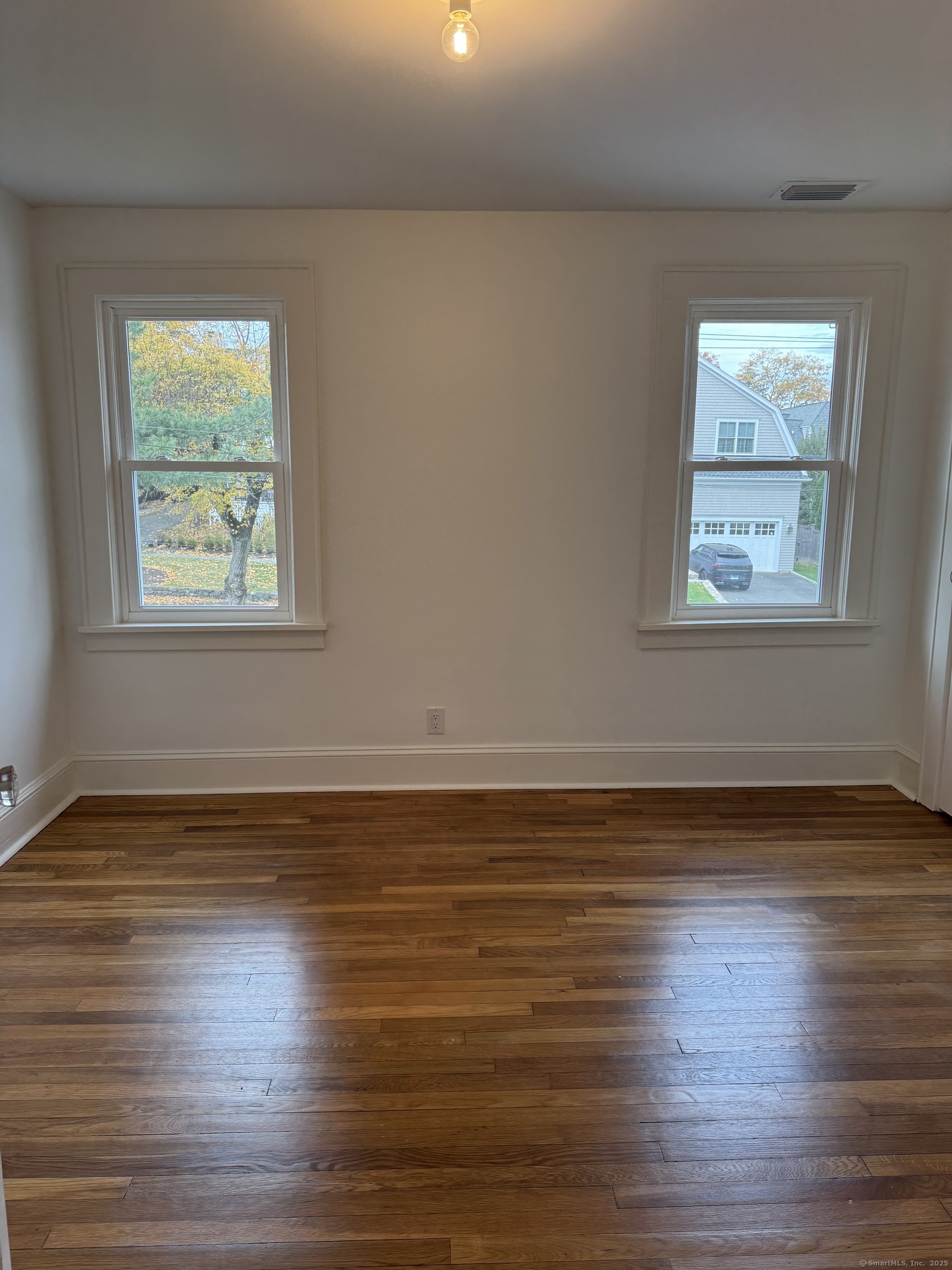 43 Hoyt Street New Canaan, CT 06840 - Photo 6 of 9