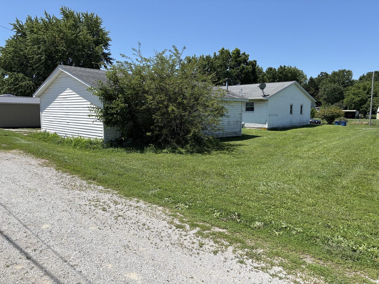 103 North High Street Ellsworth, IL 61737 - Photo 9 of 10