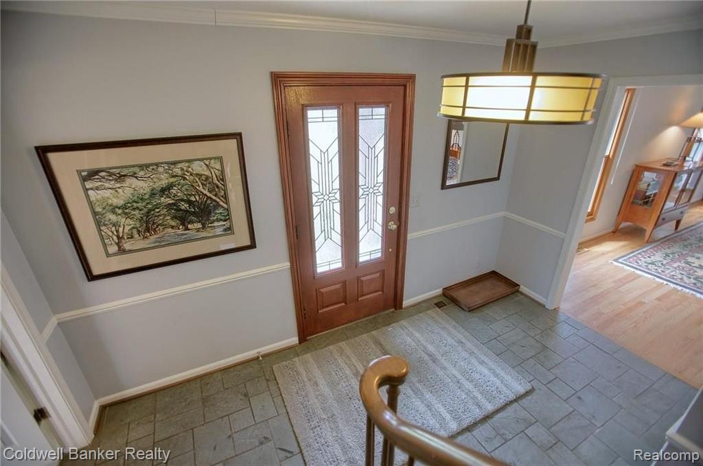 32320 Lahser Road Beverly Hills, MI 48025 - Photo 6 of 38