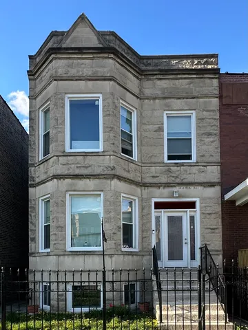 $299,000 | 4424 West Congress Parkway, Chicago, IL 60624