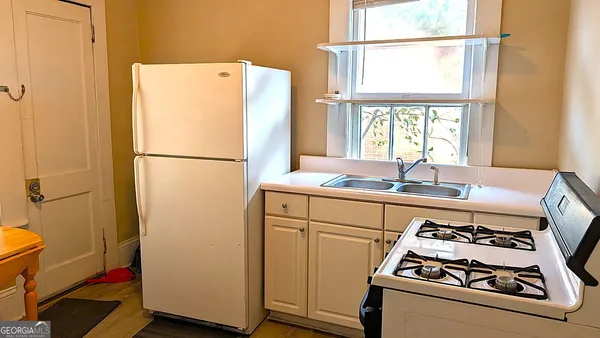 $975 | 2763 Vineville Avenue, Macon, GA 31204