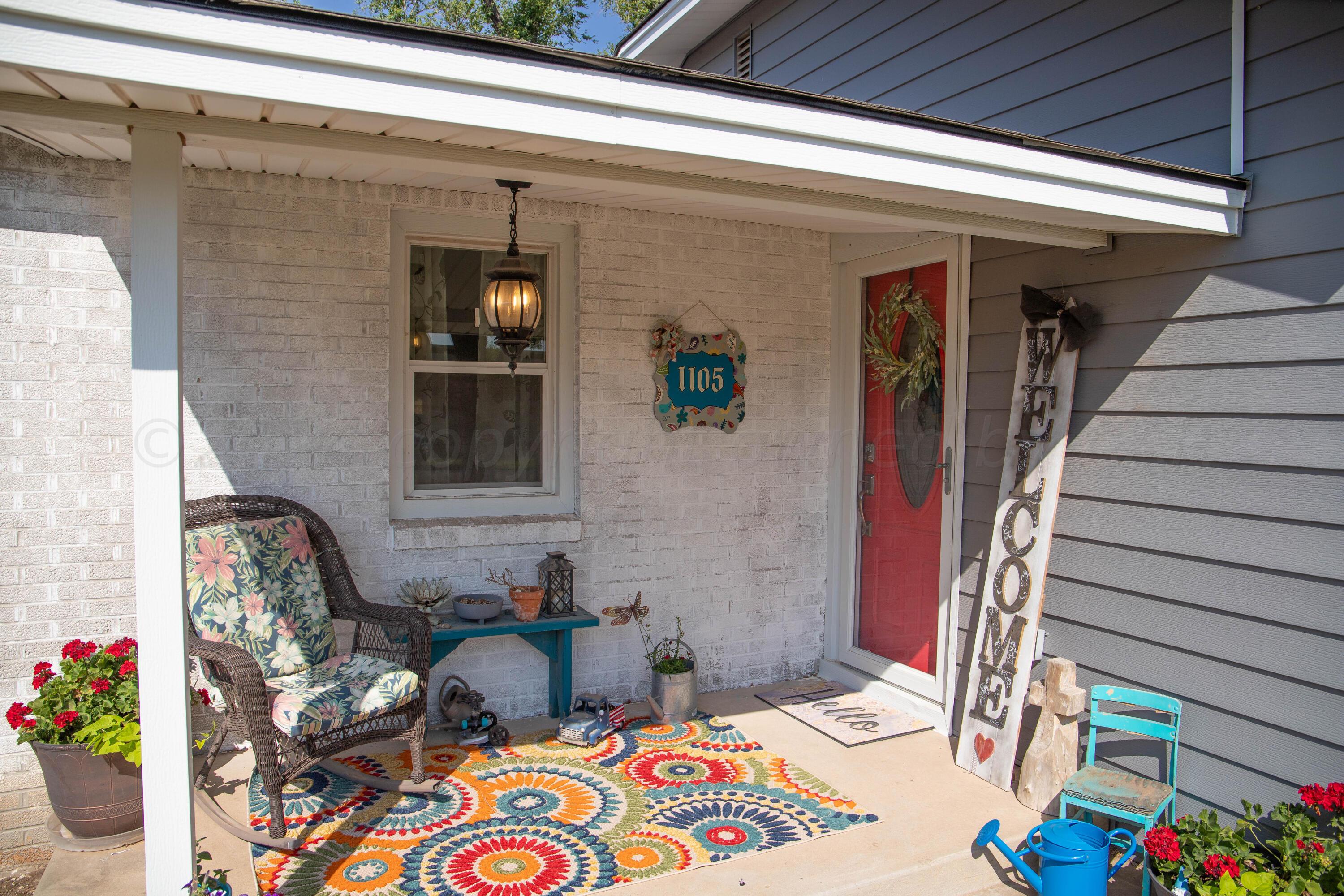 1105 Main Street Panhandle, TX 79068 - Photo 2 of 38 Front Porch