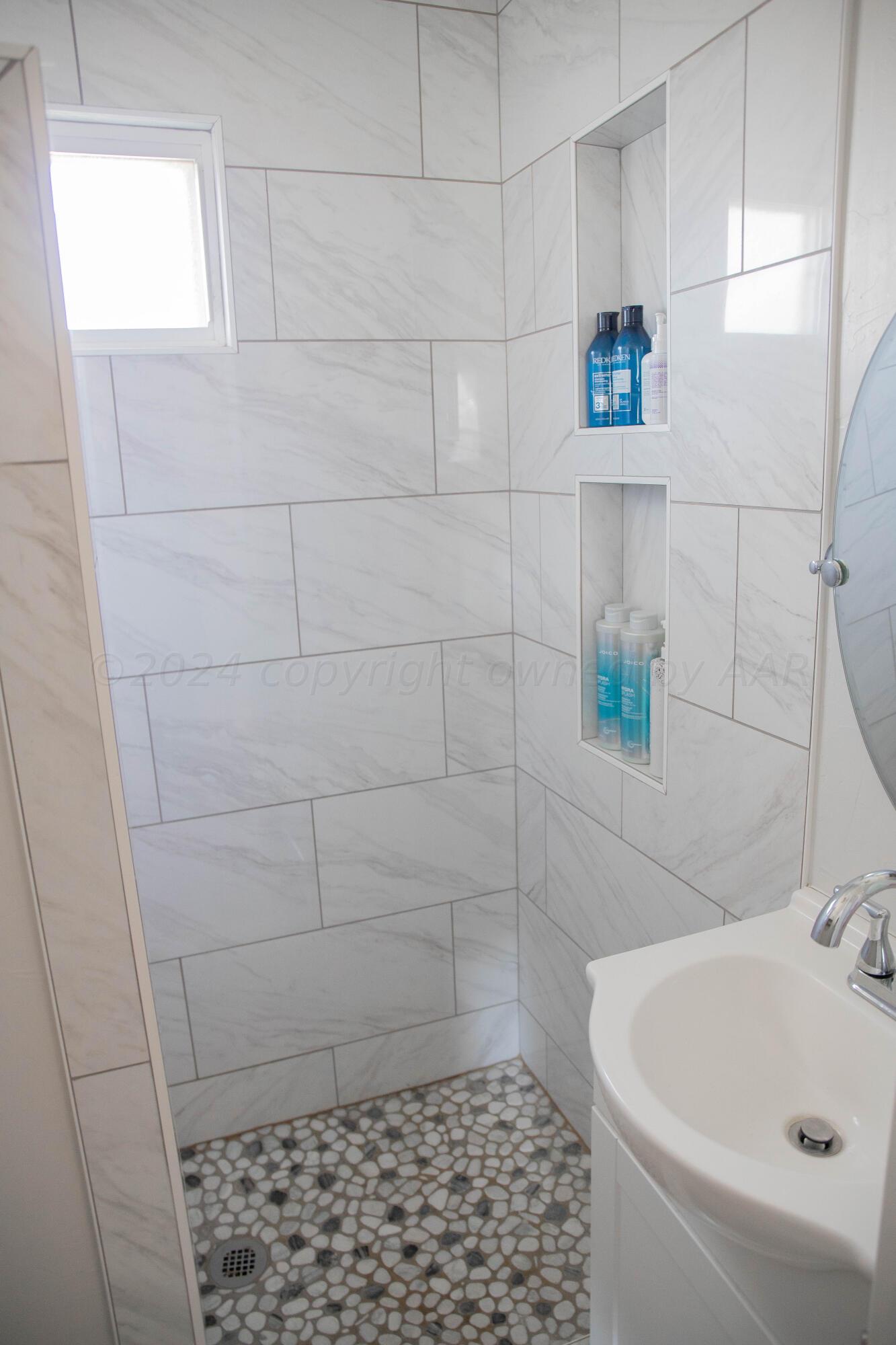 1105 Main Street Panhandle, TX 79068 - Photo 27 of 38 Hall Bath