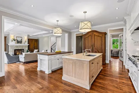 $2,350,000 | 730 Lanewood Lane North, Plymouth, MN 55447