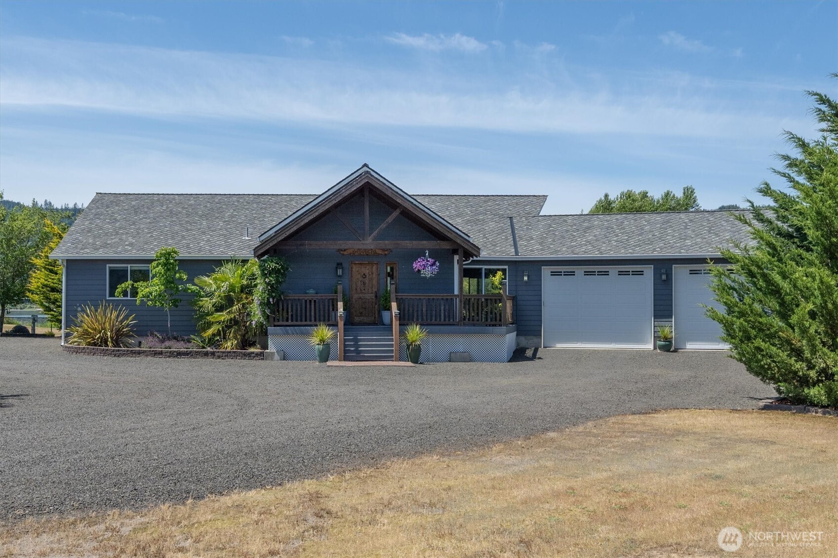 268 South Welcome Slough Road Cathlamet, WA 98612 - Photo 2 of 40