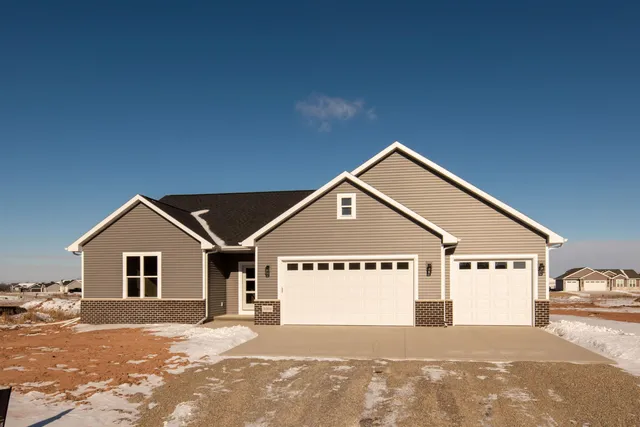 $474,900 | 5304 Fenceline Lane, Omro, WI 54963