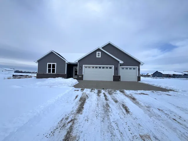 $474,900 | 5304 Fenceline Lane, Omro, WI 54963