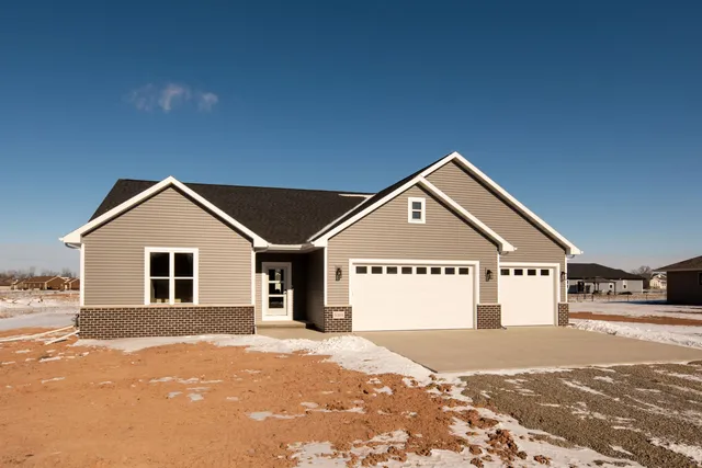 $474,900 | 5304 Fenceline Lane, Omro, WI 54963