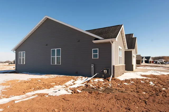 $474,900 | 5304 Fenceline Lane, Omro, WI 54963