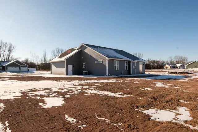 $474,900 | 5304 Fenceline Lane, Omro, WI 54963