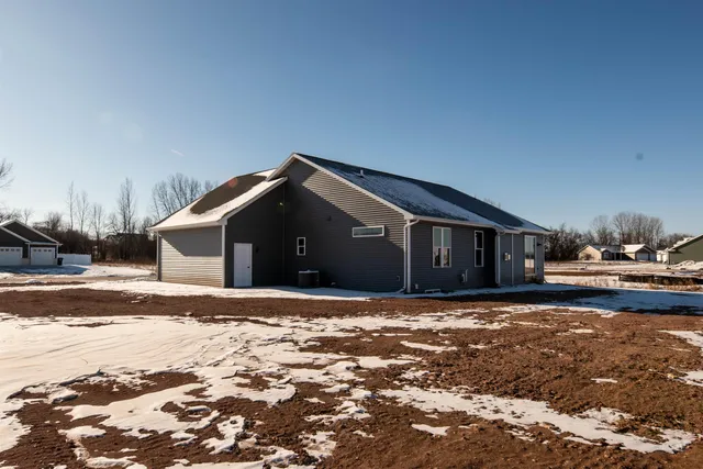$474,900 | 5304 Fenceline Lane, Omro, WI 54963