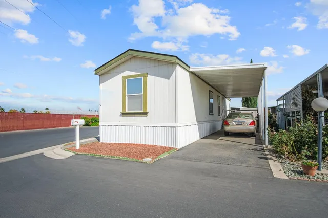 a house view with a outdoor space