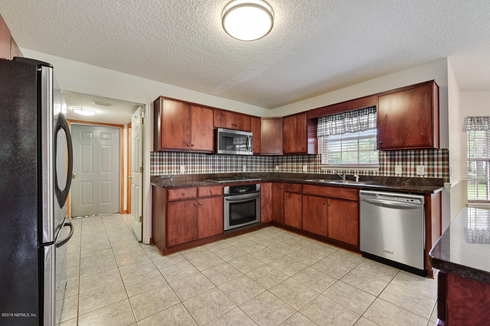4515 Raintree Drive Macclenny, FL 32063 - Photo 5 of 24 010_1600x1067_mls_1600x1067