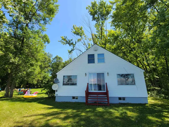 $499,000 | 570 Lapan Road, St. Albans Town, VT 05488