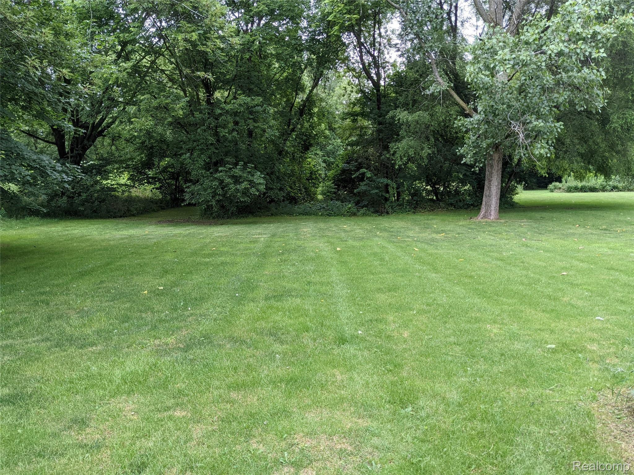 6295 Lapeer Road Burton, MI 48509 - Photo 15 of 15 PXL_20210708_234908273.jpg