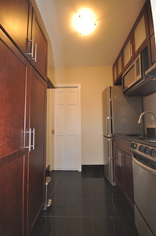 218 Newbury Street, Unit 4F Boston, MA 02116 - Photo 6 of 9