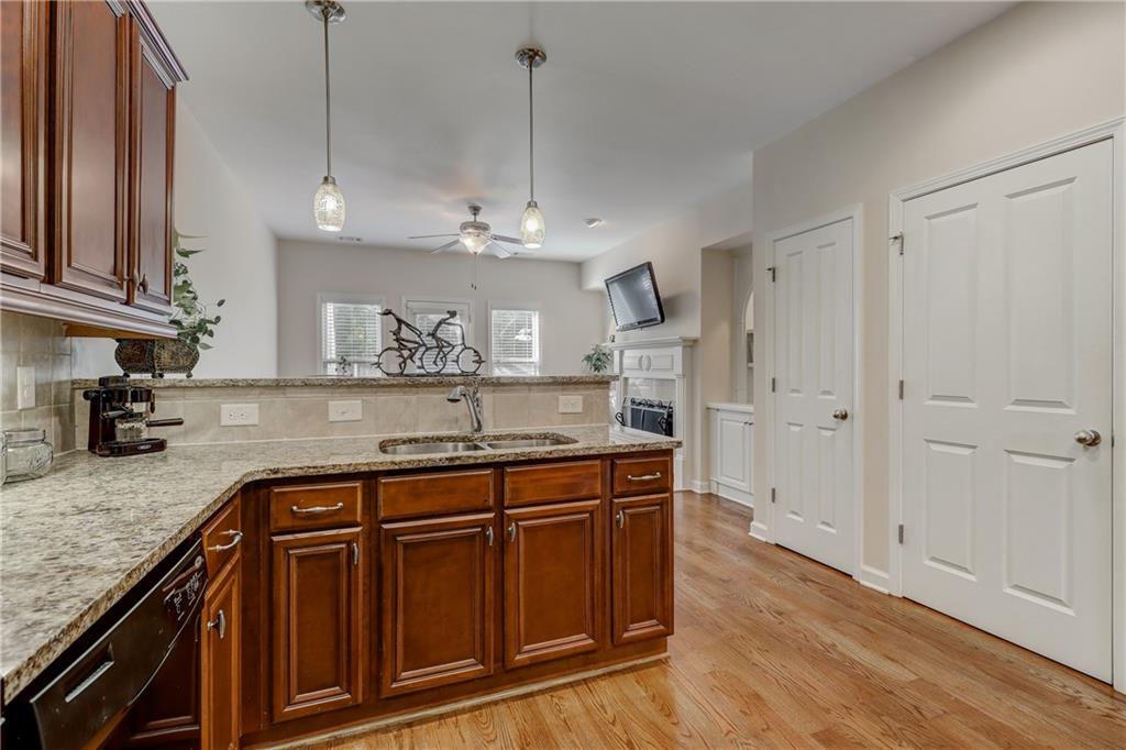 7215 Highland Bluff, Unit 2 Atlanta, GA 30328 - Photo 6 of 44