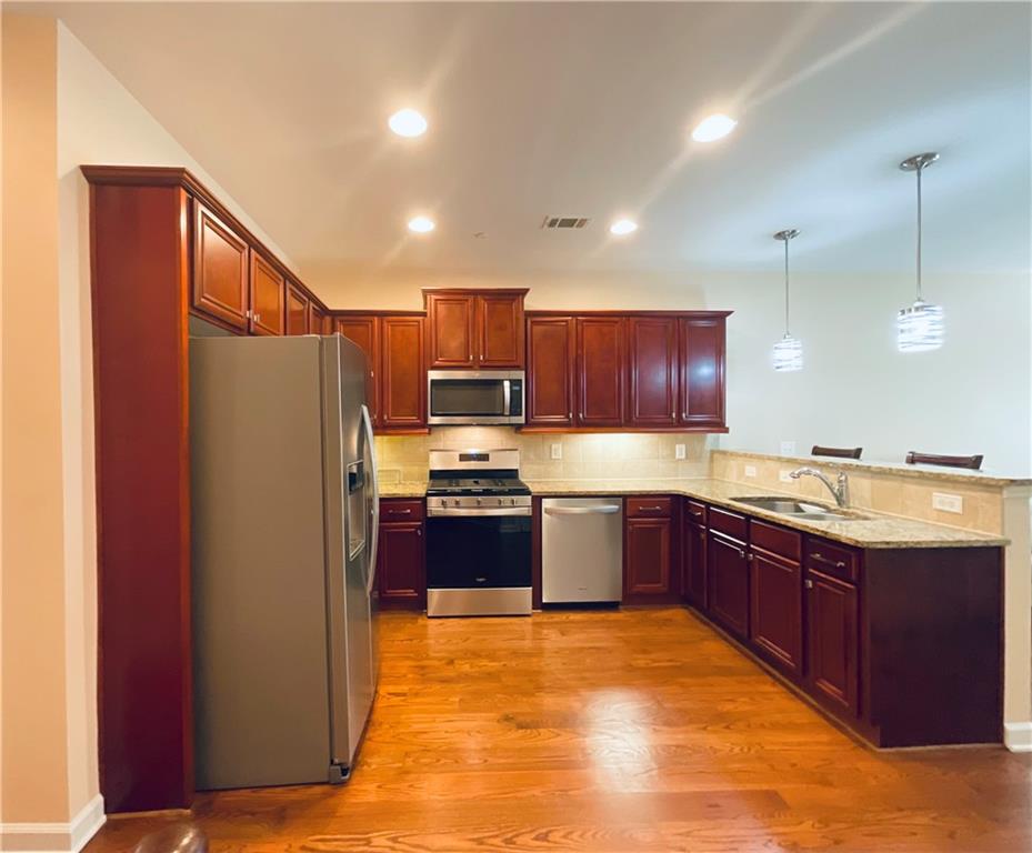 7215 Highland Bluff, Unit 2 Atlanta, GA 30328 - Photo 9 of 44