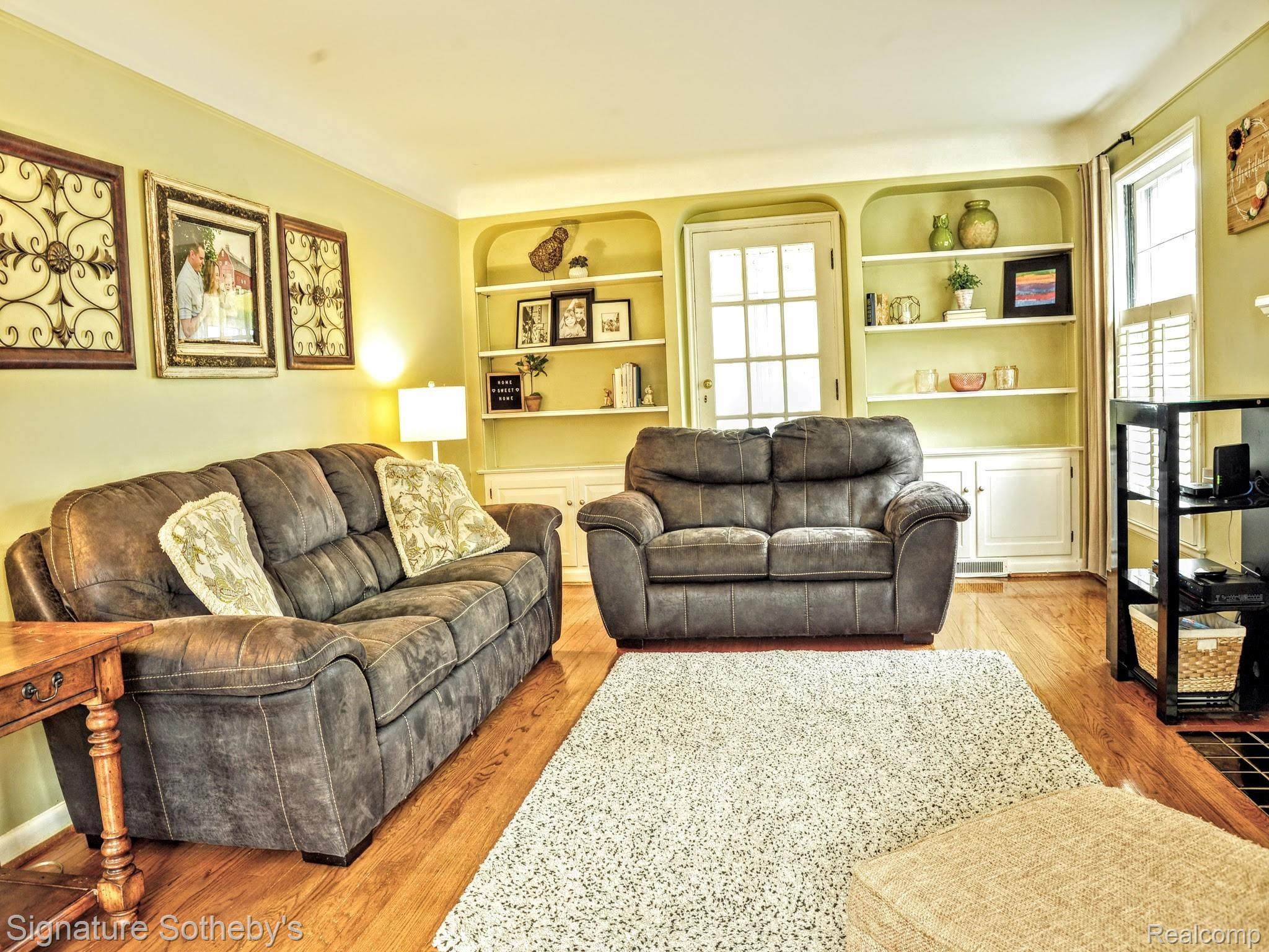 1134 Harvard Road Grosse Pointe, MI 48230 - Photo 8 of 33 Living Room