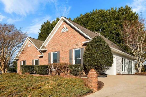 $284,900 | 225 Georgetown Court, Moore, SC 29369
